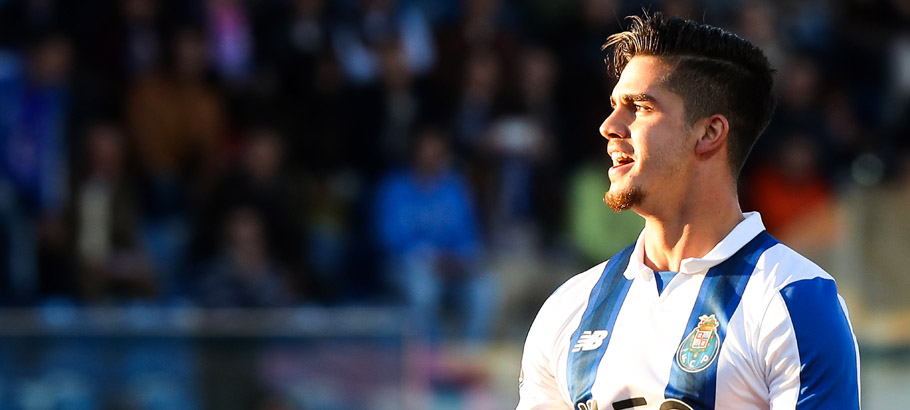 Santa Maria da Feira, 12.11.2016 - The Clube Desportivo Feirense received this afternoon the Futebol Clube do Porto in Marcolino Castro Stadium in match counting for the 13th round of the I Liga 2016/2017. Celebration of  Andre Silva (Photo: Ivan Del Val / Global / Icon Sport)