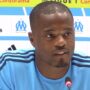 Evra raconte son coup de pied au supporters de l’OM : « J’ai encore des poils de sa barbe sur ma paire de crampons ! »