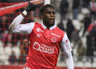 Boulaye Dia célèbre son but avec Reims