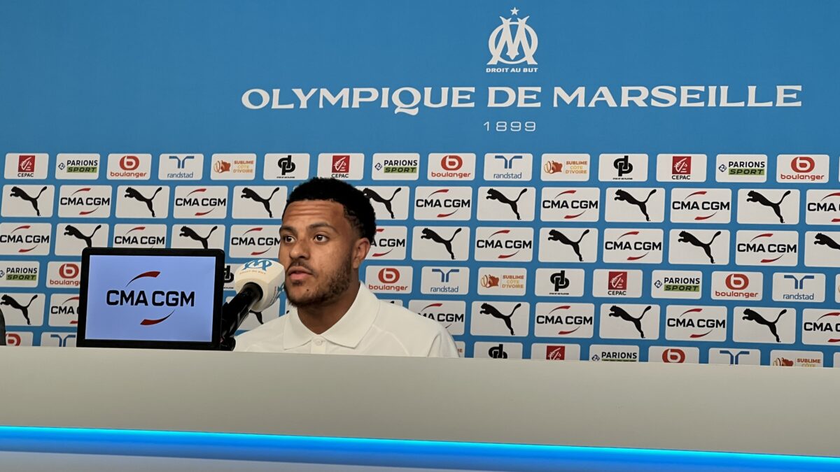 CJ Egan-Riley joueur de l'Olympique de Marseille